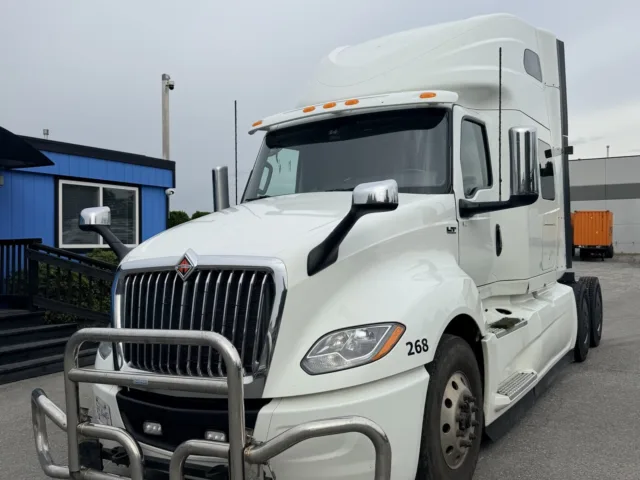 2023 International LT625 — photo 1 of 6