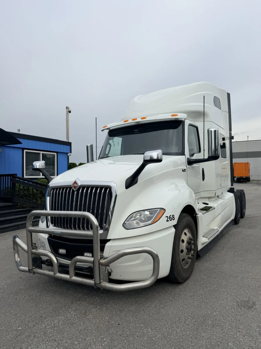 2023 International LT625 — photo 1 of 6